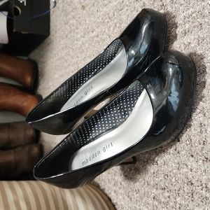 Madden girl pumps
